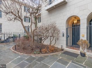 911 Bonaparte Ct, Philadelphia, PA