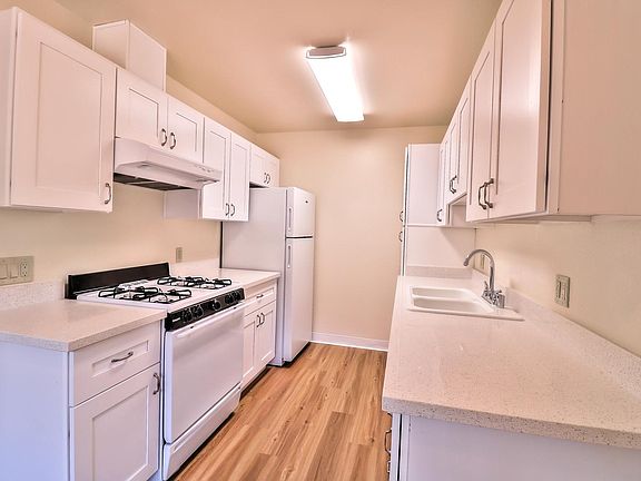 4th image of 1505 De Rose Way APT 80