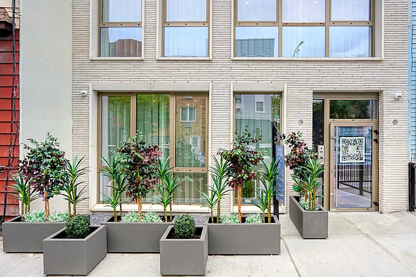 Sold by The InHouse Group | media 15