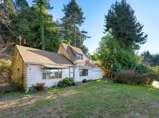 66658 Hummingbird Ln, North Bend, OR 97459