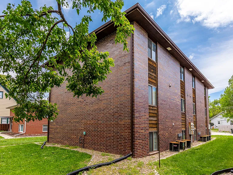 1235 B St #2 — Photo 31
