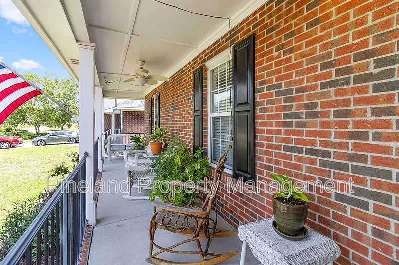 4 bed, 3.0 bath, 2679 sqft, $2,500 — Photo 4