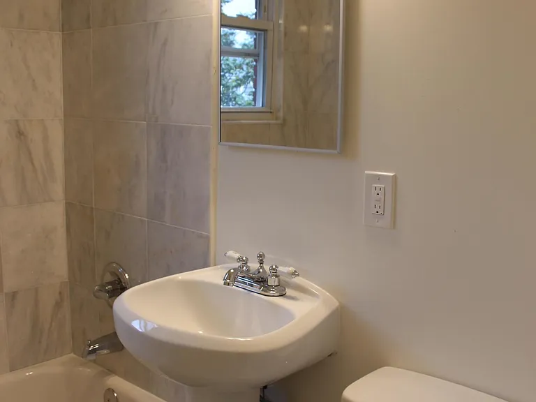 726 N Nelson St #4 — Photo 10
