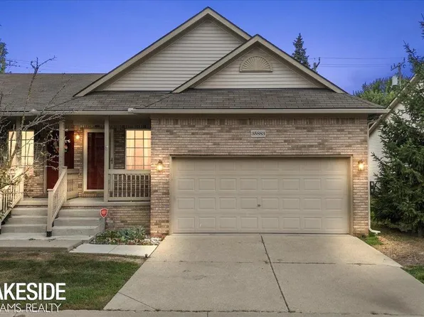 35883 Ocean Ct, Clinton Township, MI 48035