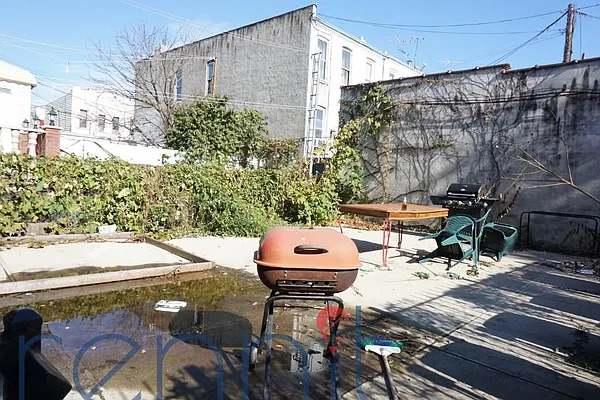 Rented by Rennit Inc. | media 40