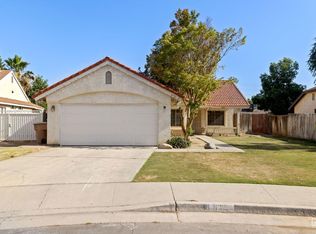 9221 Lanneau Ct, Bakersfield, CA 93311