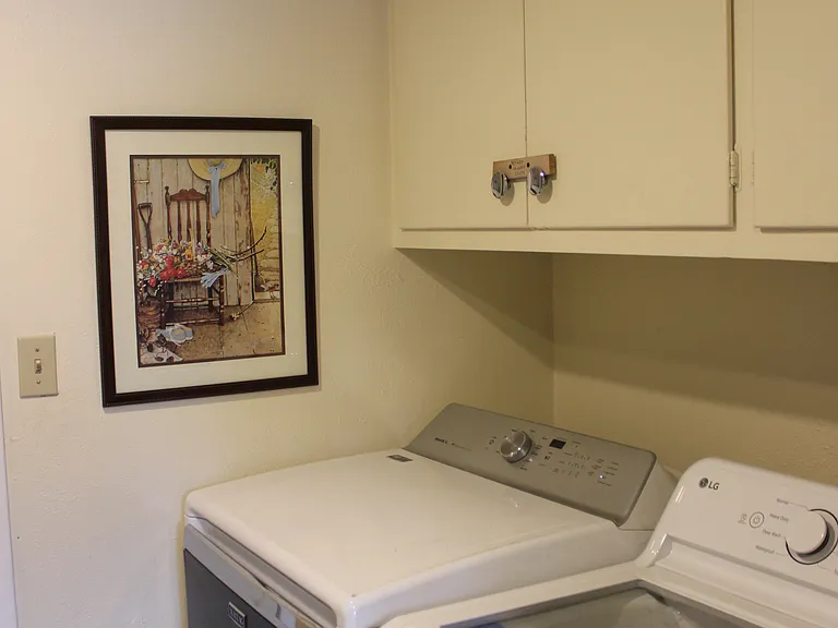 1916 Table Dr — Photo 15