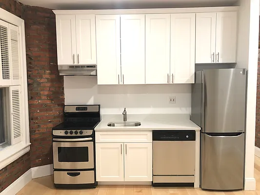 Rented by LJ Sloane Management | media 50