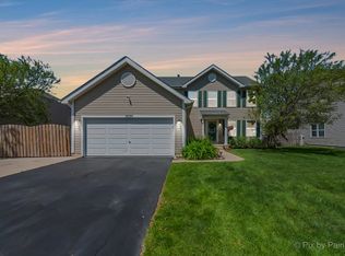 11035 Fairbluff Ave, Huntley, IL 60142