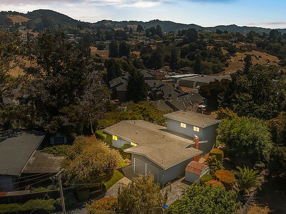 2nd image of 559 El Cerro Dr