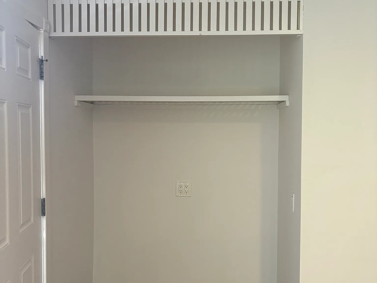 Studio, 300 sqft, $1,545 — Photo 2