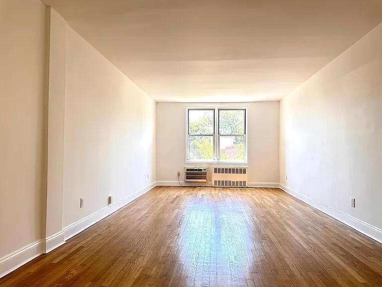 39-76 57th St #5H — Photo 4
