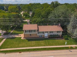 1306 Airport Rd, Bloomington, IL 61704