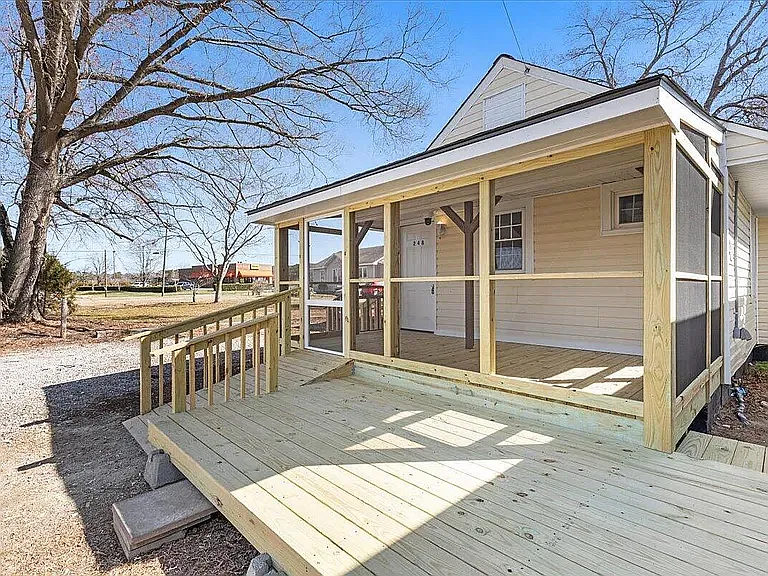 3 bed, 1348 sqft, $1,400 — Photo 3