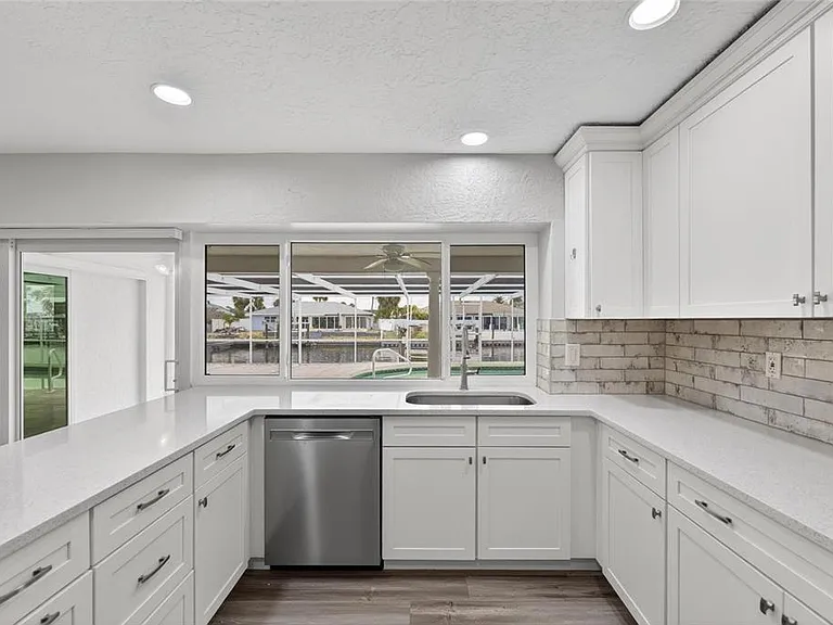 6305 Cottonwood Ln — Photo 18