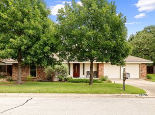 2704 Springbrooke Dr, Hurst, TX 76054