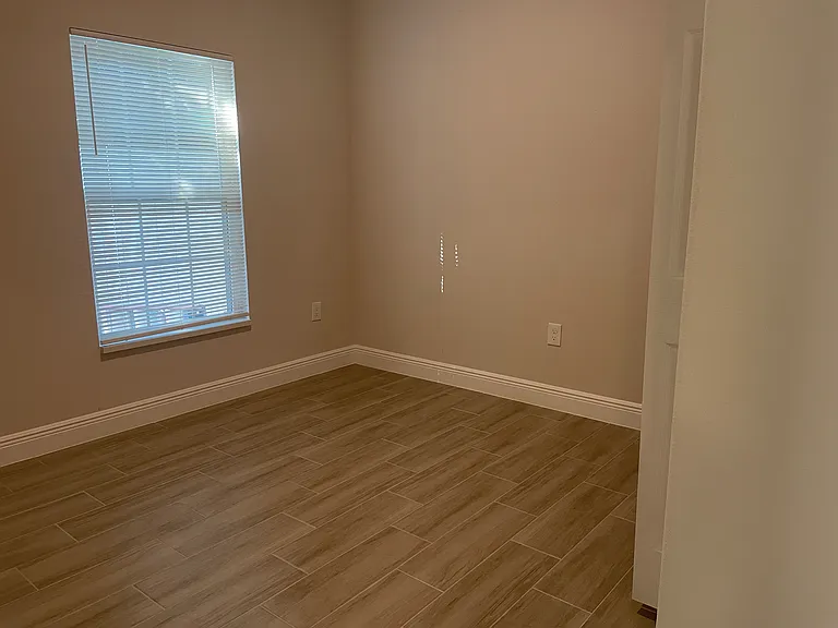 144 Mandrake St — Photo 6