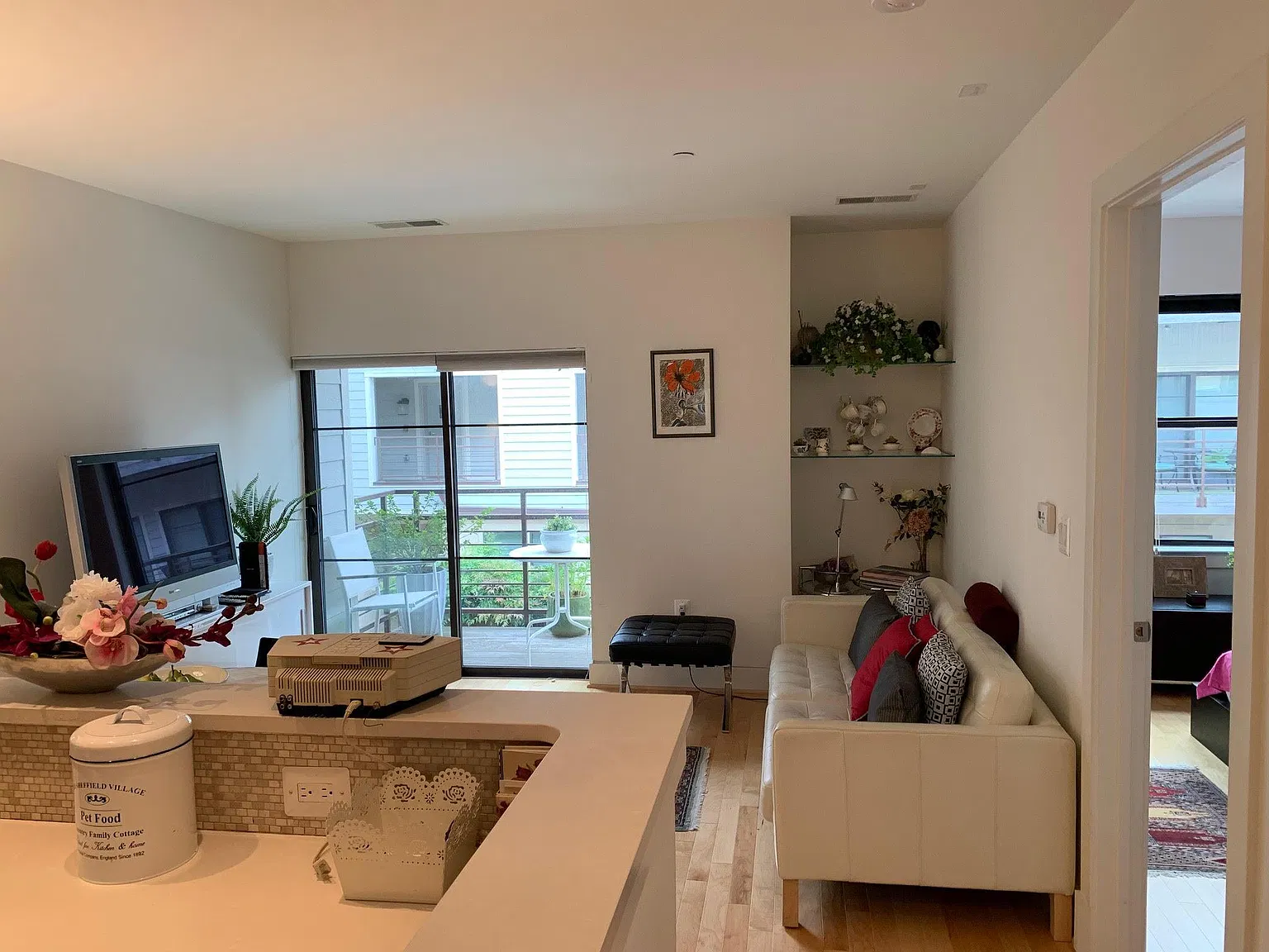 1 bed, 650 sqft, $2,150 — Photo 2