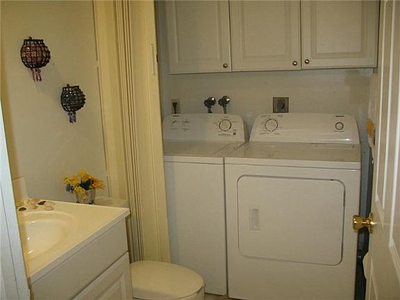 5th image of 6421 SE Windsong Ln