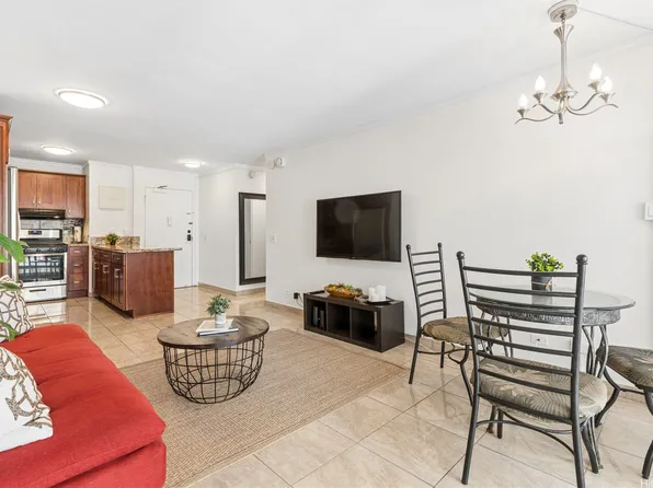 2465 Kuhio Ave #304, Honolulu, HI 96815