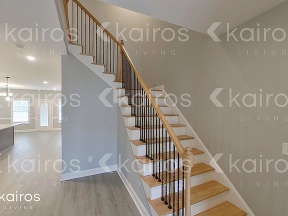 2nd image of 3704 Oak Leaf Way #D