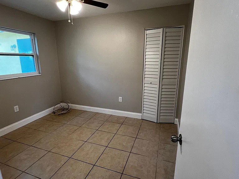 3015 Leon Ave — Photo 10