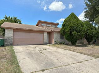 202 Monterrey Dr, Victoria, TX 77904
