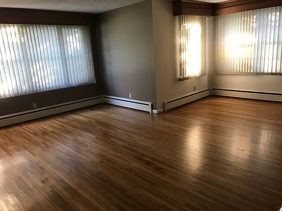 3rd image of 3738 Windover Dr