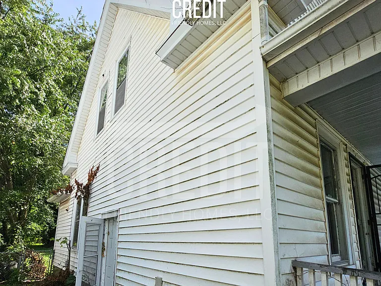 945 W Packard St — Photo 10