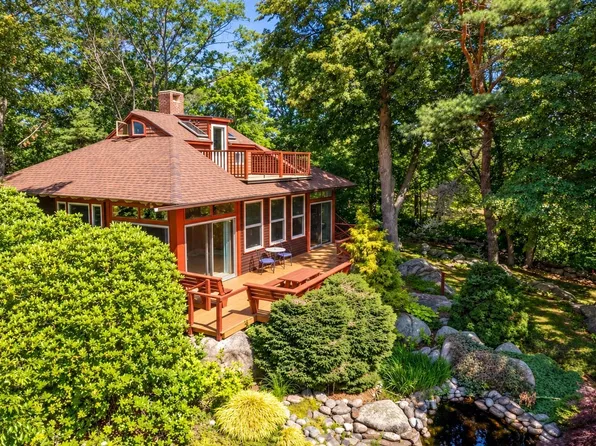 5 Autumn Ln, Rockport, MA 01966