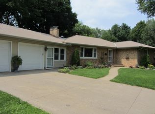710 Crestview Dr, Washington, IL 61571
