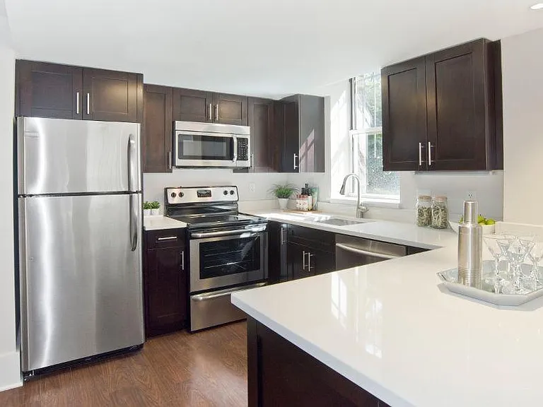 Sedgwick Gardens Apartments — Photo 1