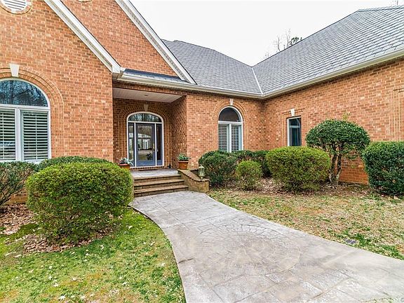 4th image of 935 River Estates Ct