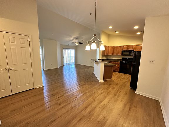 3rd image of 4303L Summer Brook Way #1