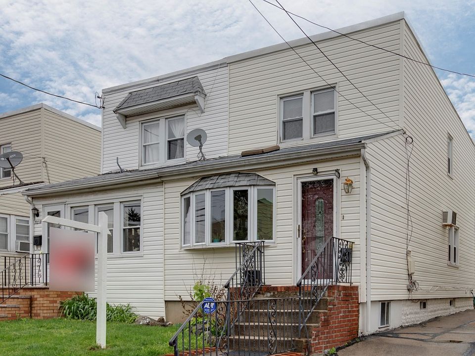 1st image of 3241 202nd St