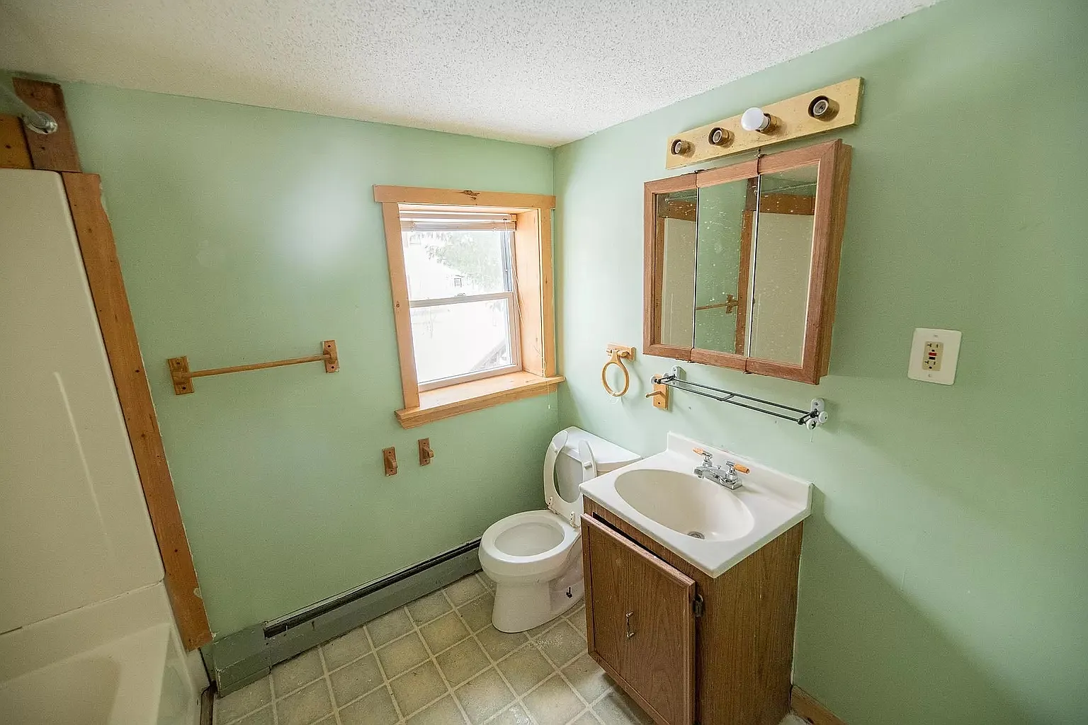 5 bed, 2736 sqft, $2,600 — Photo 4