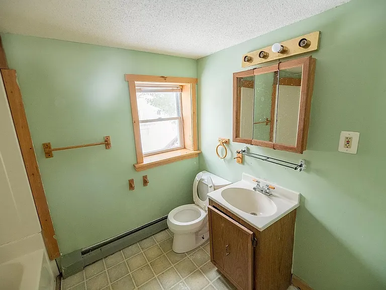 96 Bosworth St #1 — Photo 4