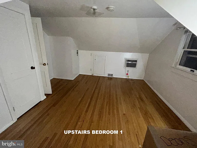 955 Terrace Ln — Photo 10