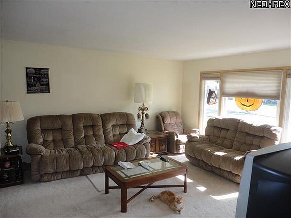 4th image of 10854 Schwab Dr