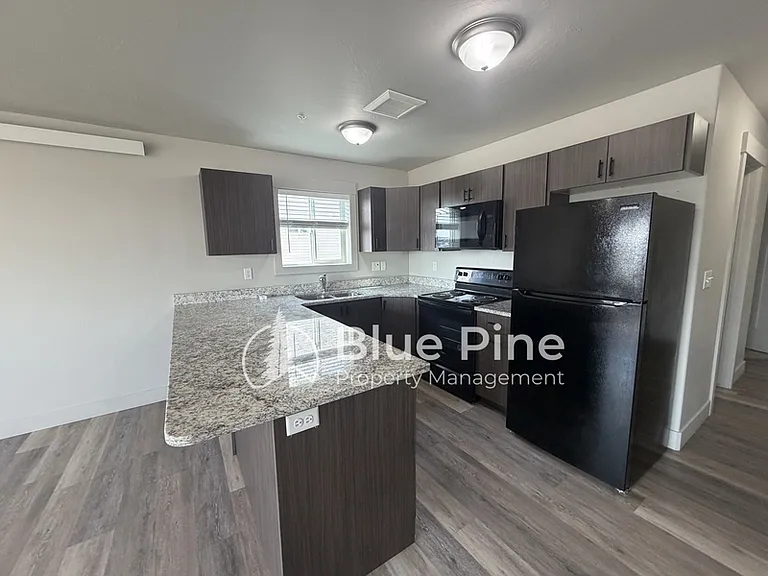 6255 N Freedom Rd #3 — Photo 4