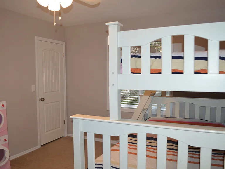 2832 Chambers Bay Dr — Photo 35