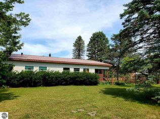 5490 W 14th Rd, Mesick, MI 49668