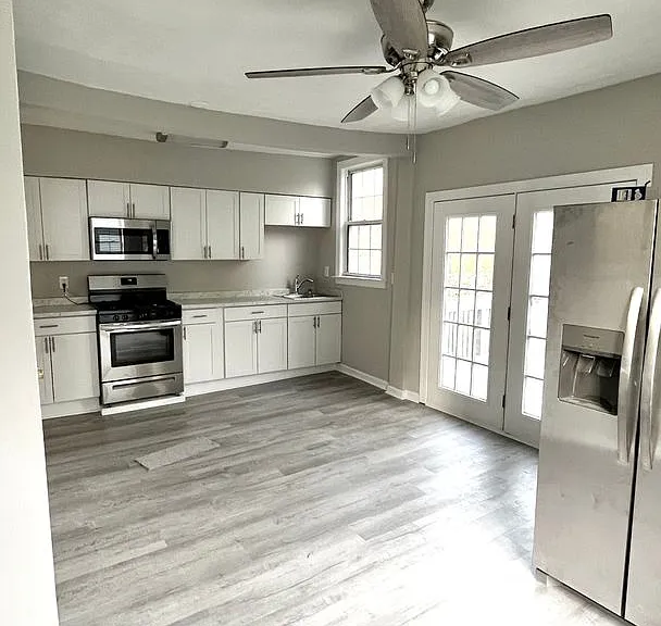 1812 Everett St — Photo 6