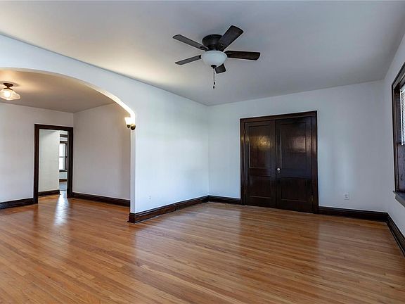 3rd image of 6450 Pernod Ave