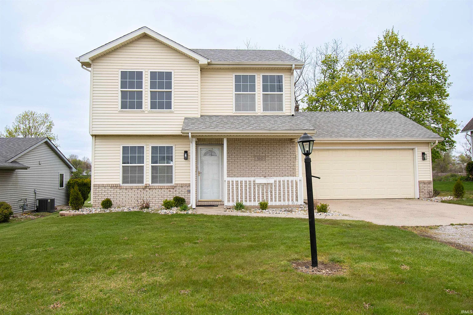 310 Drake Rd photo 1