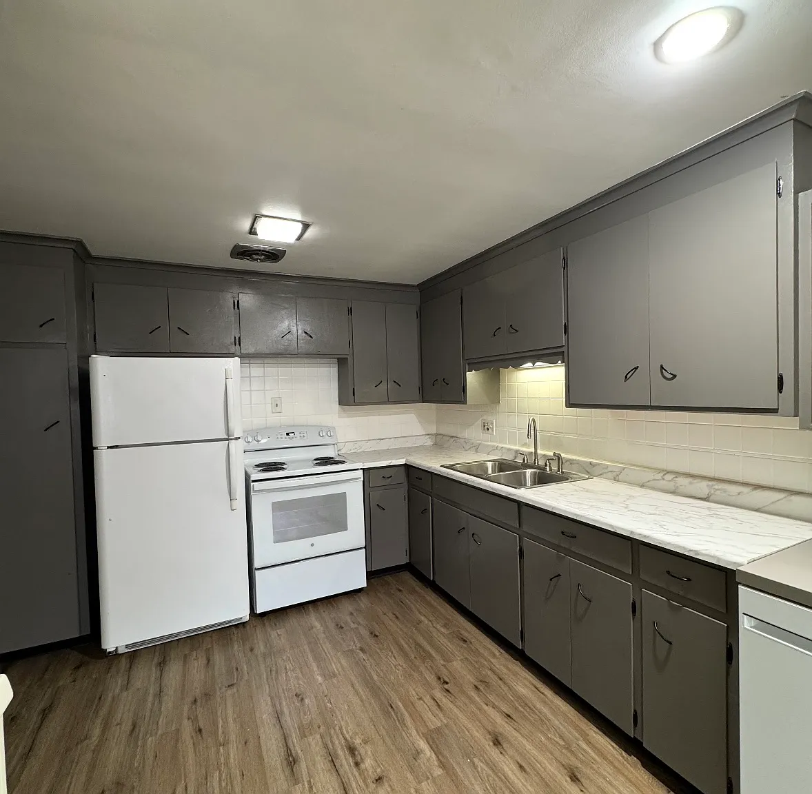2 bed, $1,375 — Photo 2