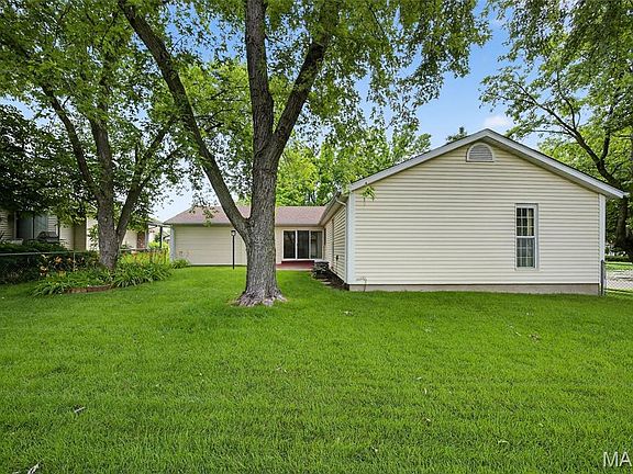 5th image of 1273 Woodpath Dr