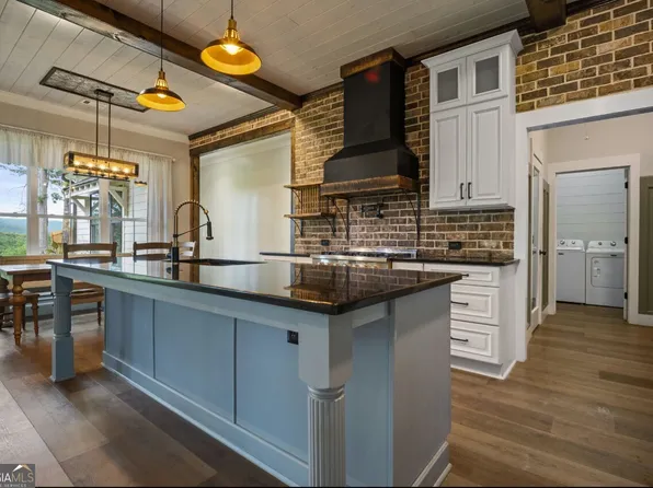 626 Oak Morris Rdg, Jasper, GA 30143