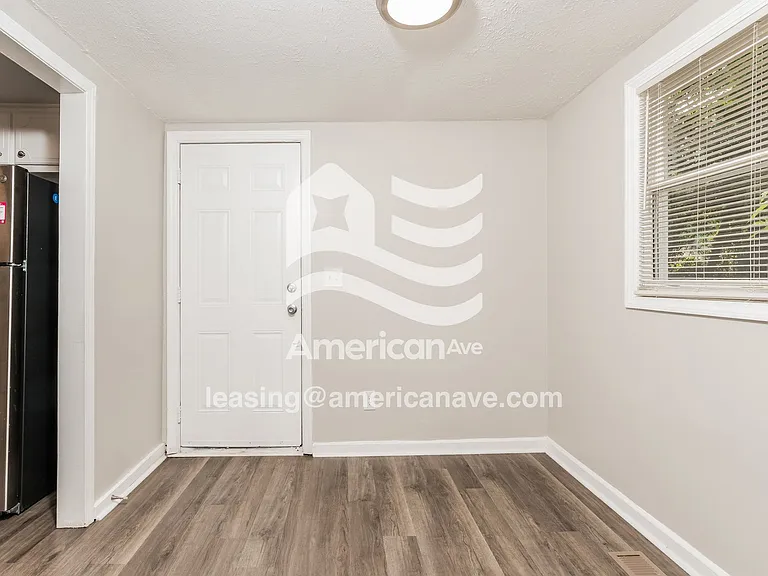 2116165_004_dining_room_5.jpg