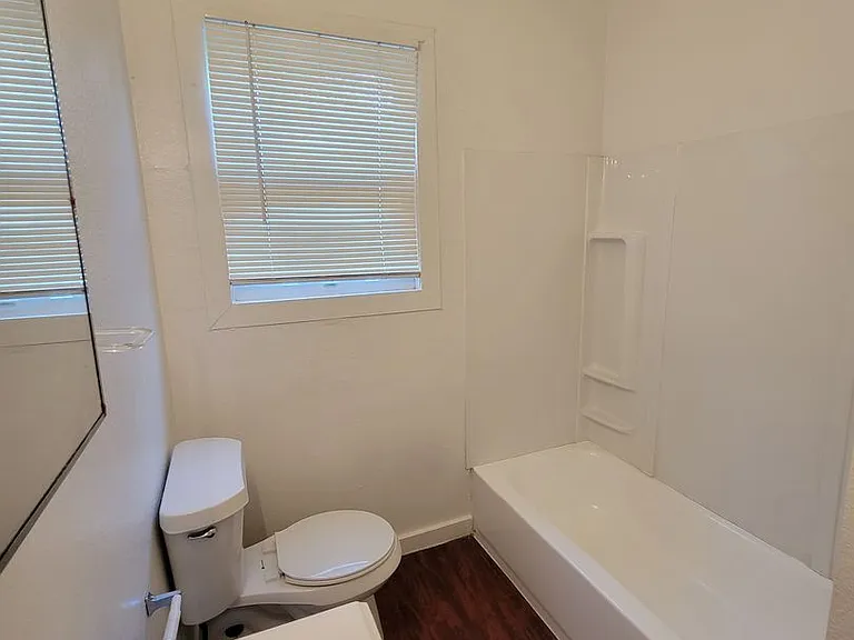1111 Gibbs — Photo 15